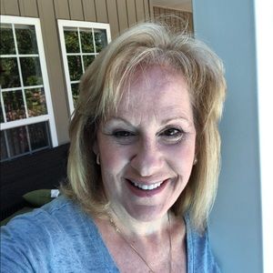 Meet your Posher, Roxanne